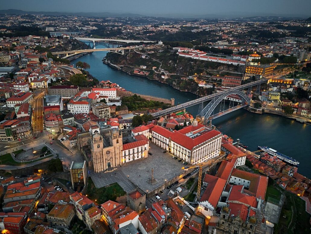 Vista aérea da Sé do Porto - Foto  L. Filipe C. Sousa